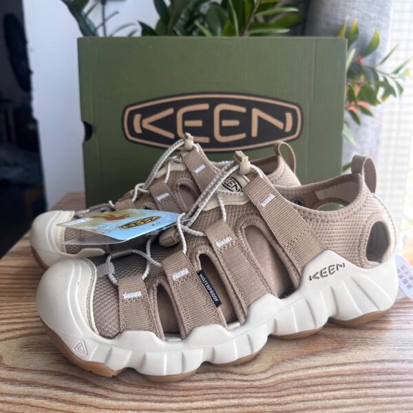 KEEN Men's Hyperport H2 Closed Toe Breathable Easy On Comfortable Hiking and Water Sandals Beige