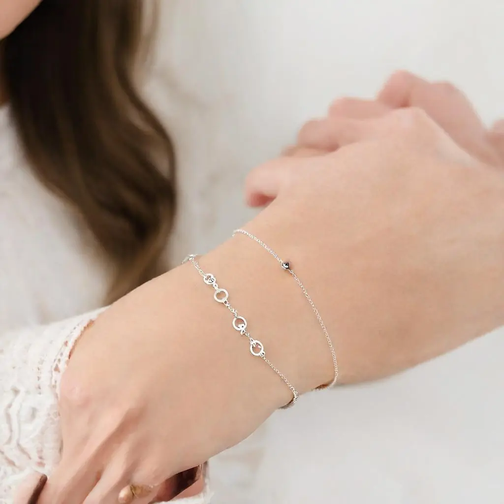 More Than a Gift: Why Symbolic Sister Bracelets Mean More Today