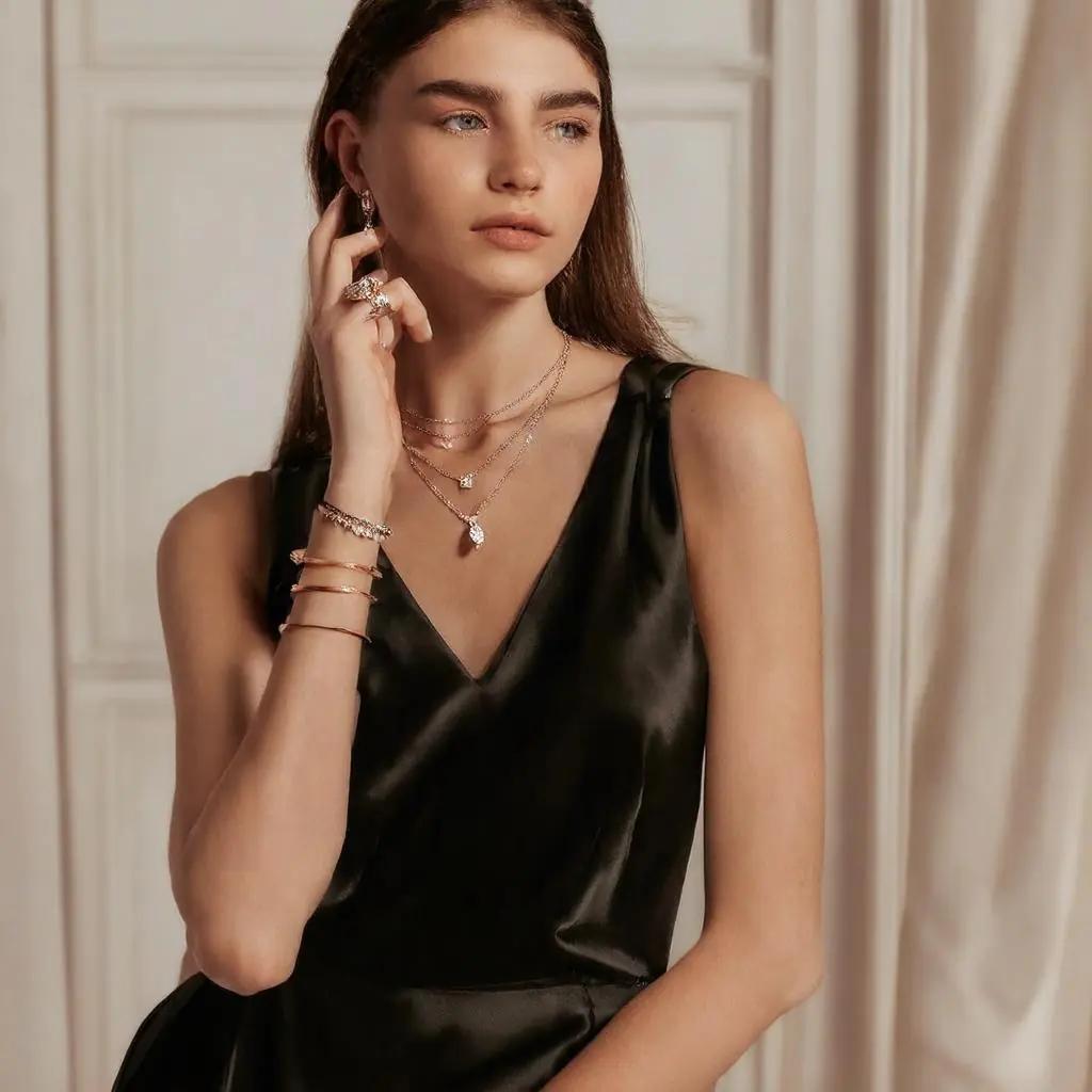 Why Minimal Jewelry Owns the After-Party Look